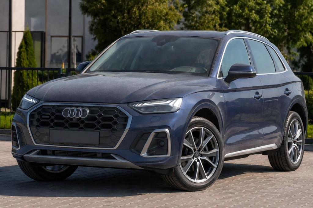 Audi Q5 bez SKINGARD folije — izbledeo lak na haubi od UV zračenja