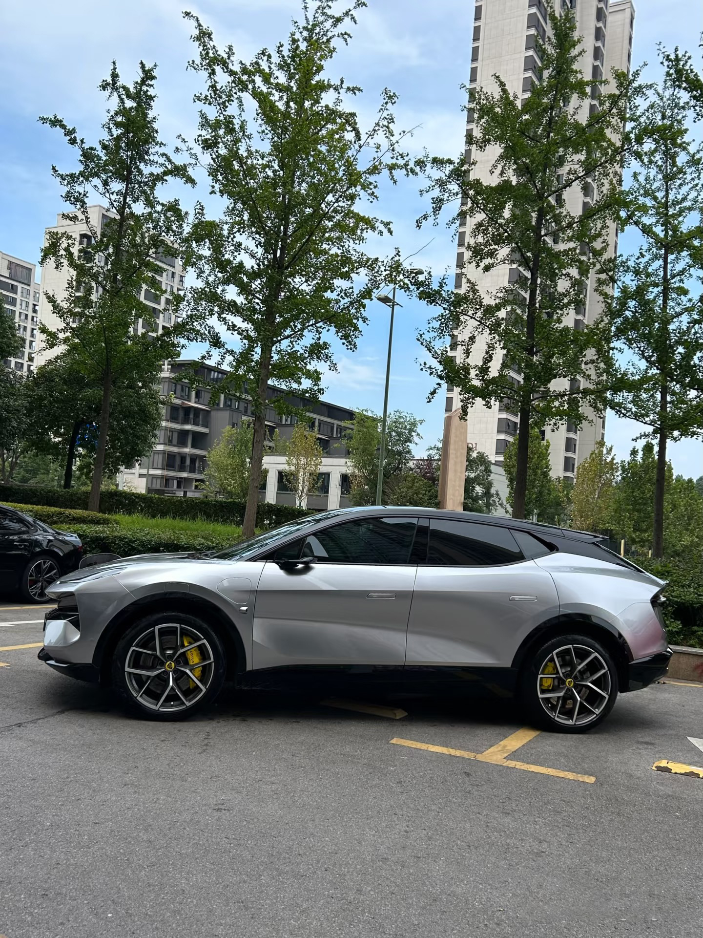 Liquid Mercury Grey